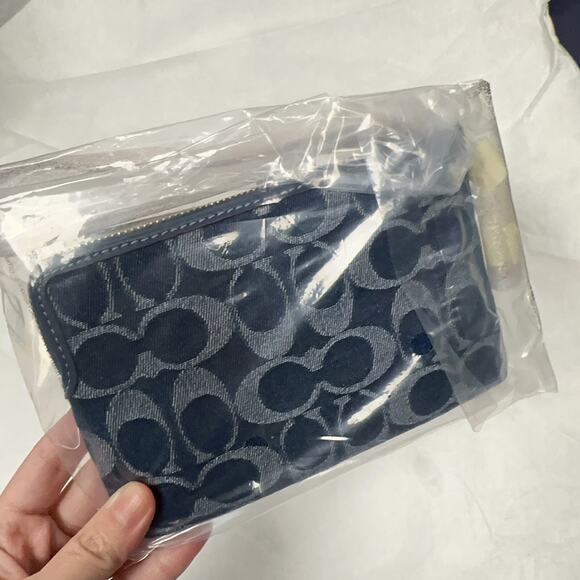 NWT Limited Coach CZ452 Signature Denim Corner Zip Wristlet with Cherry Charm - Picture 8 of 9